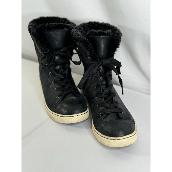 UGG Black Croft Luxe Quilt Shearling-Lined Boots, Women's Size 9 Style 1013908 - Picture 5 of 10